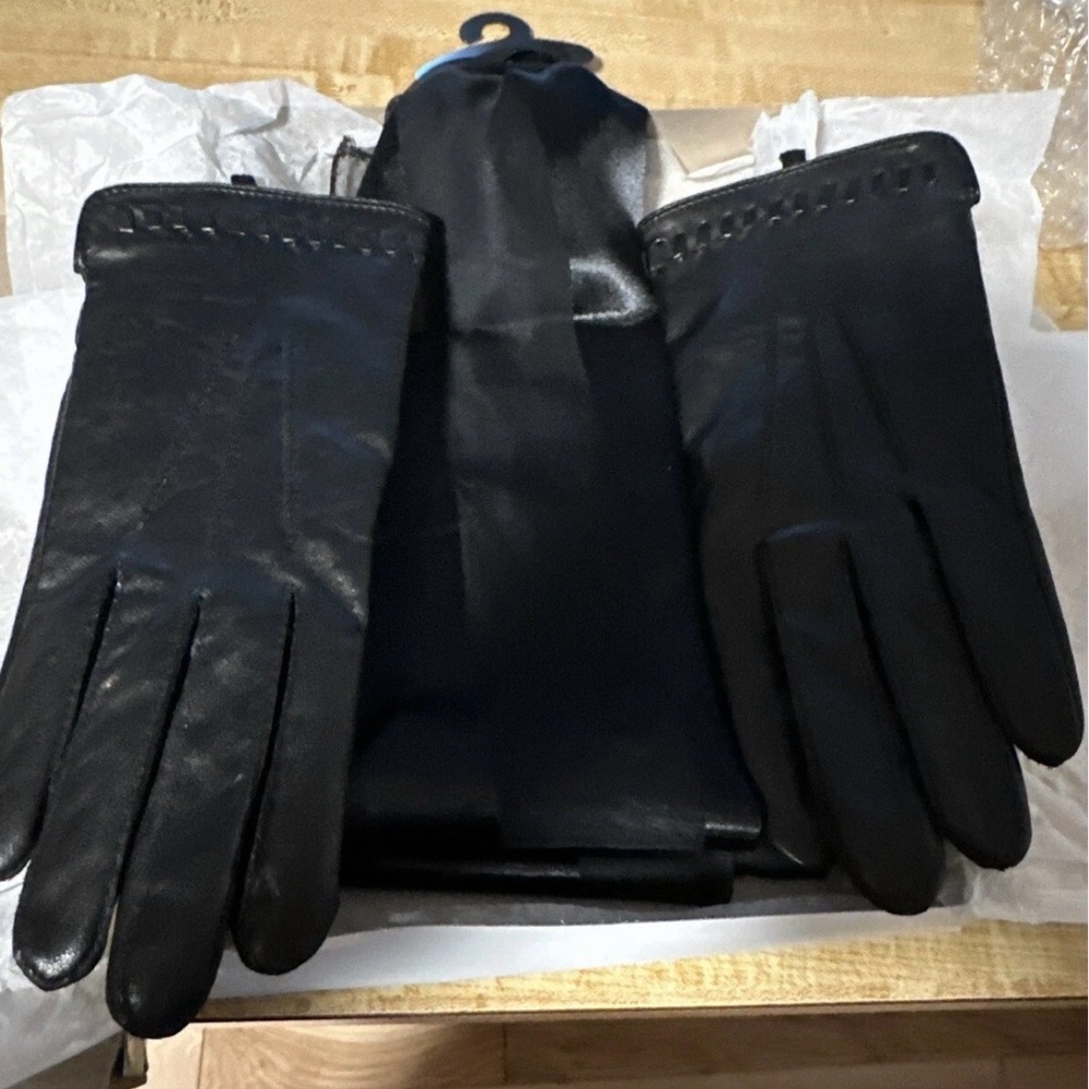 Elegant Black Leather Gloves and Scarf